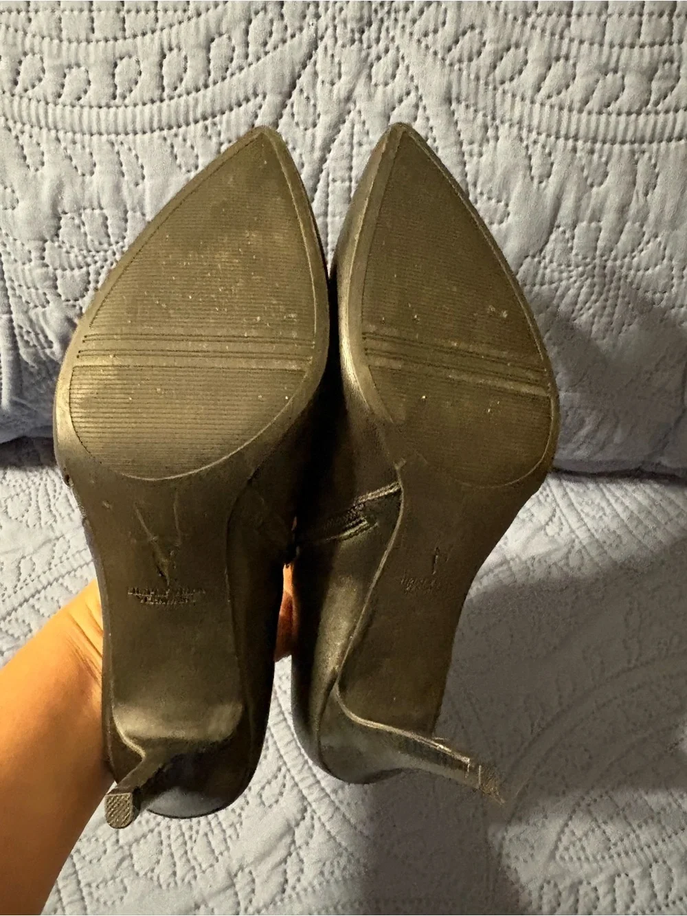 Vera Wang chic pointed